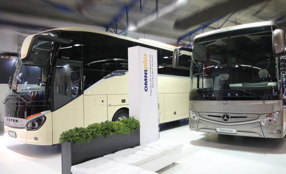 Setra S 515 HD & Mercedes-Benz Tourismo